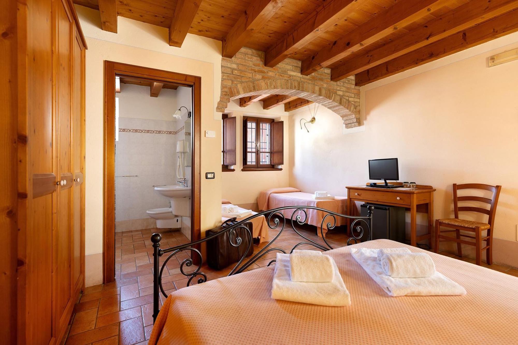 New Agriturismo Corte Olfino Монцамбано Экстерьер фото